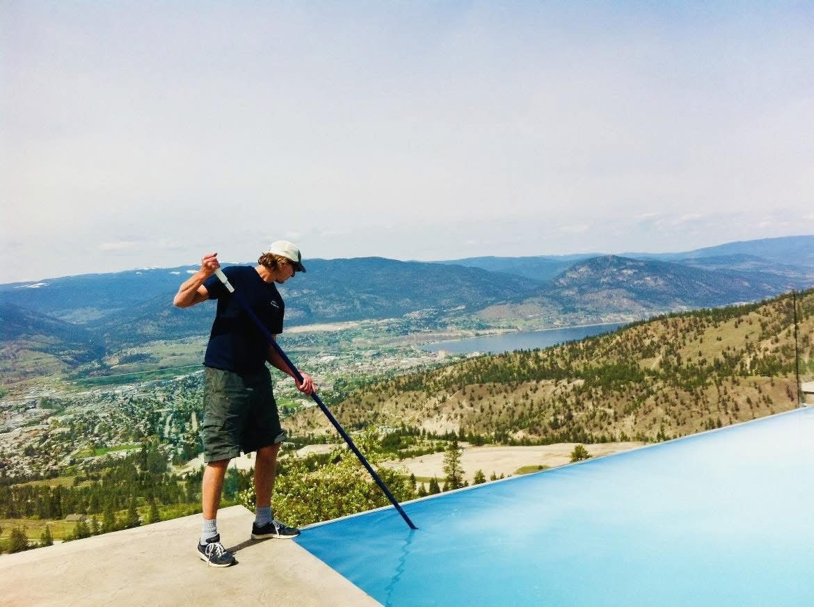 Blue Waves Okanagan - Kelowna-based Pool and Hot tub servicing and maintenance